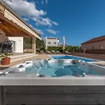 Villa Kunfin *