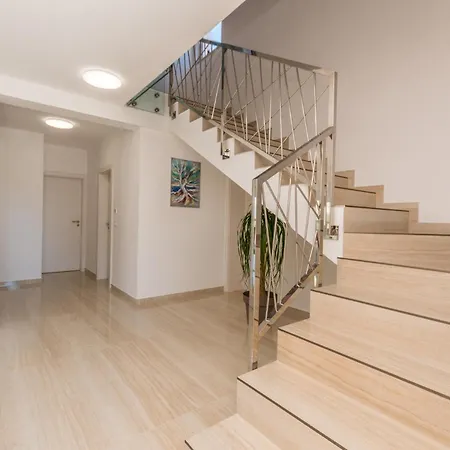 Kunfin Villa *